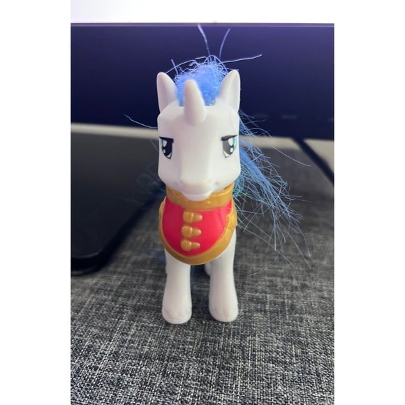 My Little Pony G4 shining armor toys r us exclusive - Picture 2 of 3